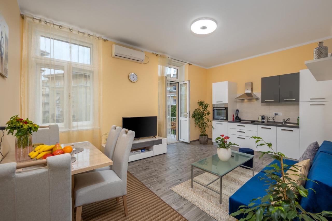Riviere Luxury Apartment غييكا المظهر الخارجي الصورة